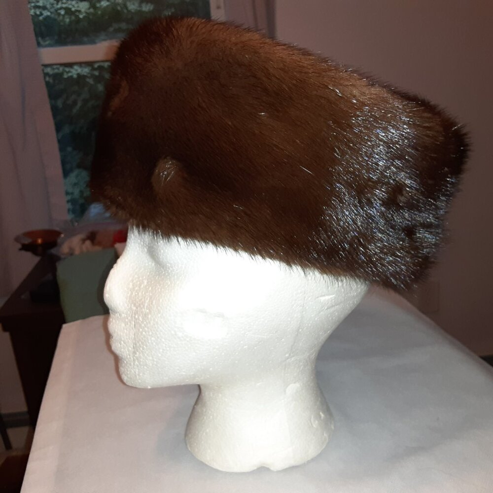 VINTAGE WOMEN'S MINK FUR COSSACK STYLE HAT